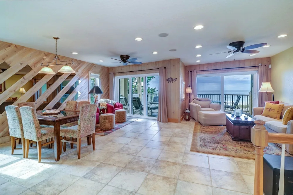 New Listing! Beachfront Bliss W/ Stunning Views 3 Bedroom Townhouse
