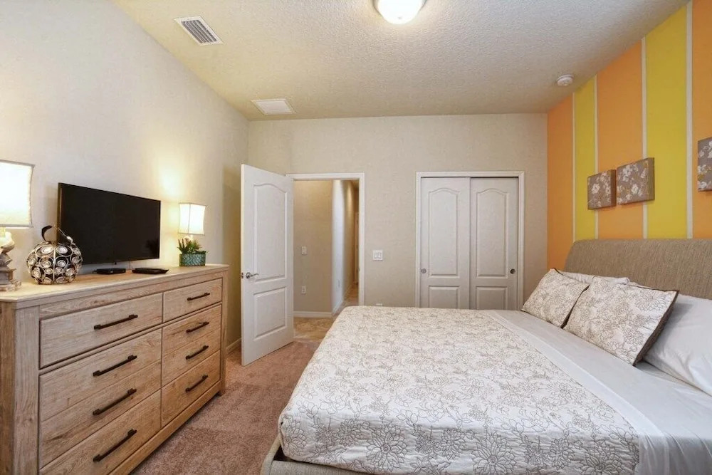 Windsor at Westside-6 Bedrooms House W/pool-3700ww Home