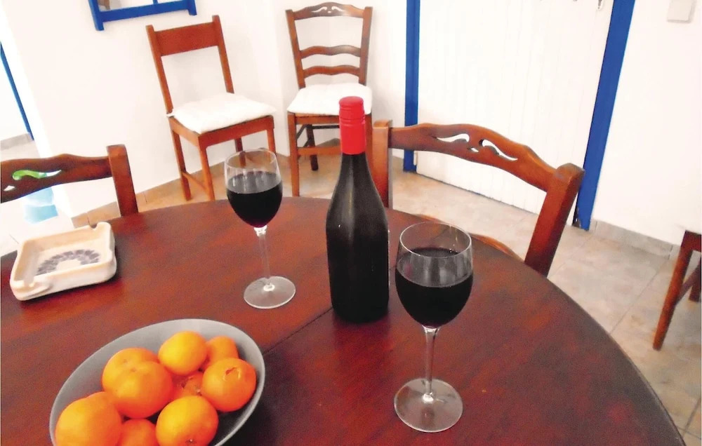 Stunning Apartment in Panormos With 3 Bedrooms and Wifi