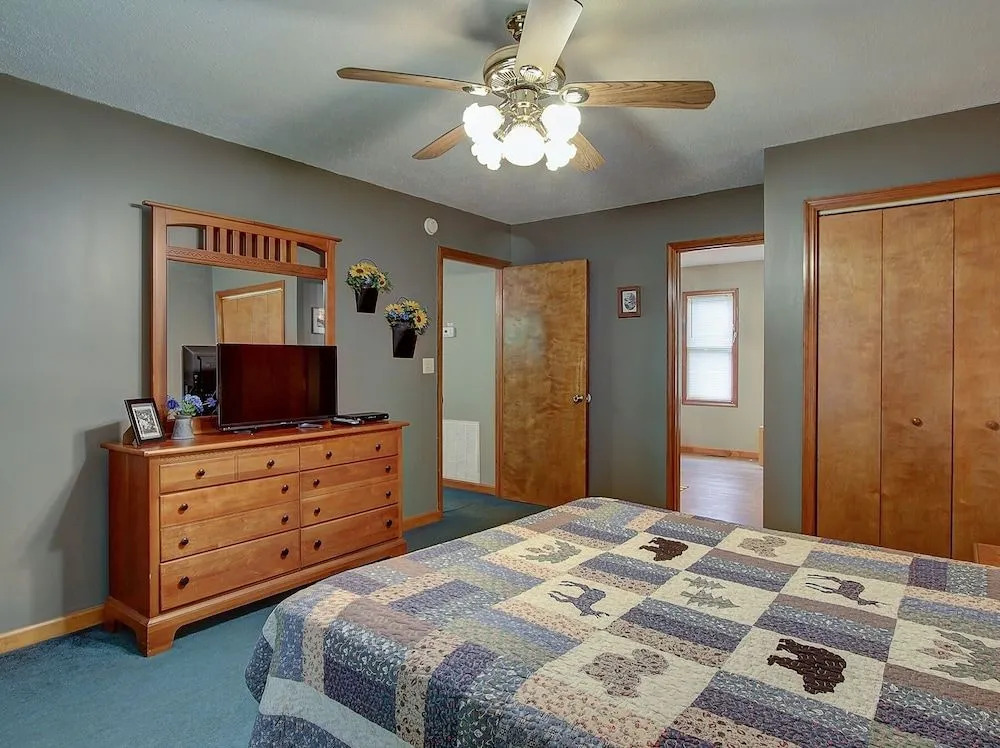 Dreamweaver 1 Bedroom 1 Bathroom Cabin