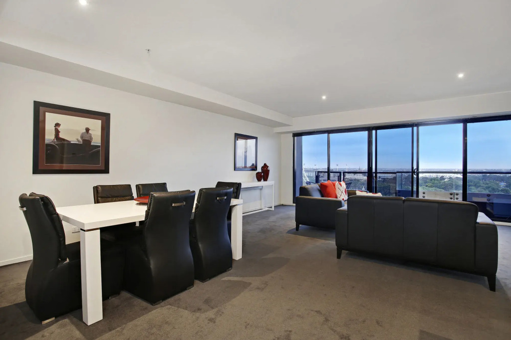 Southbank Apartments- Gallery Towers