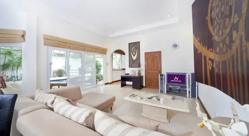 Pratumnak Pool Villa 1C