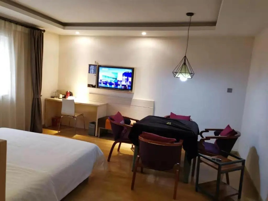 7Days Premium Yueyang Baling East Road High Speed Railway Station Branch