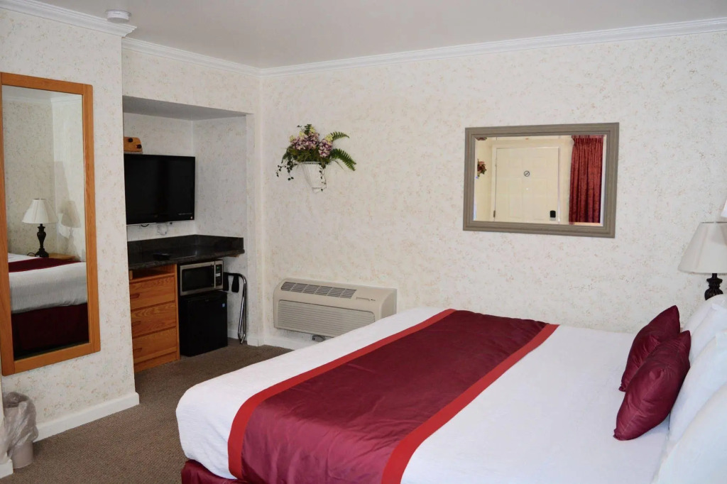 Travelers Inn