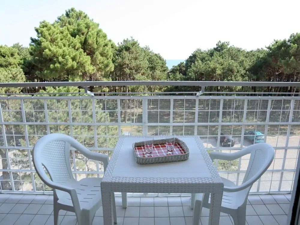 Modern Two-bedroom Apartment With Seaview Balcony