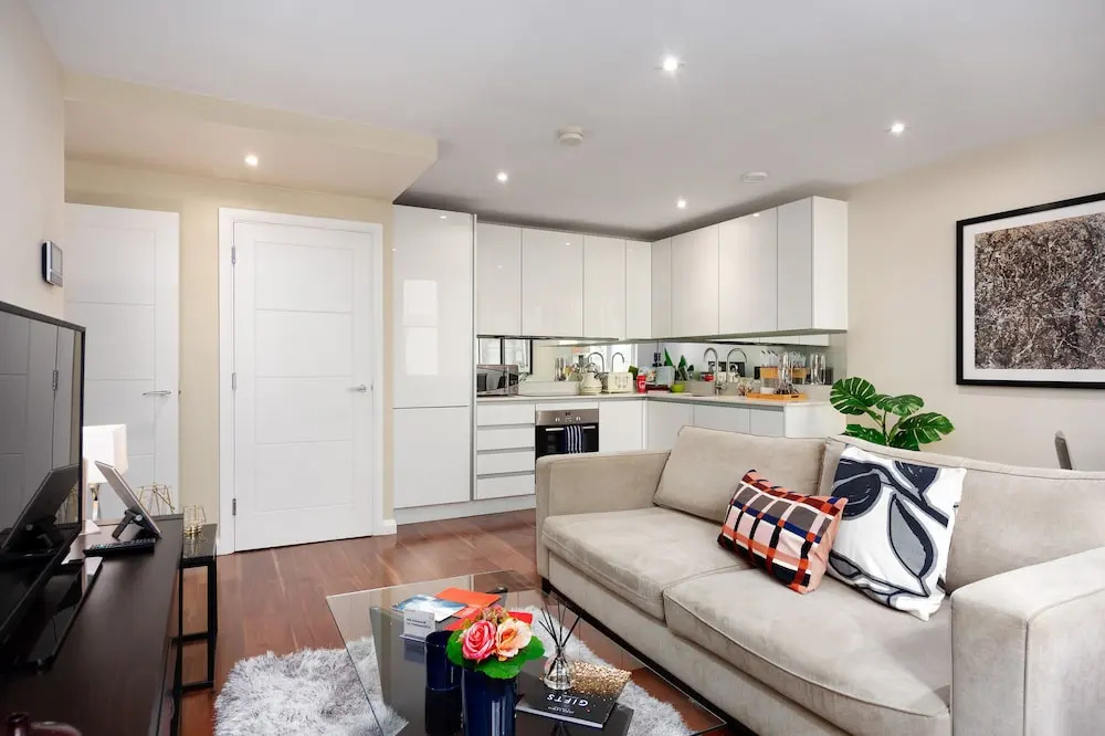 One Bed Serviced Apt near Holborn in Chancery Lane