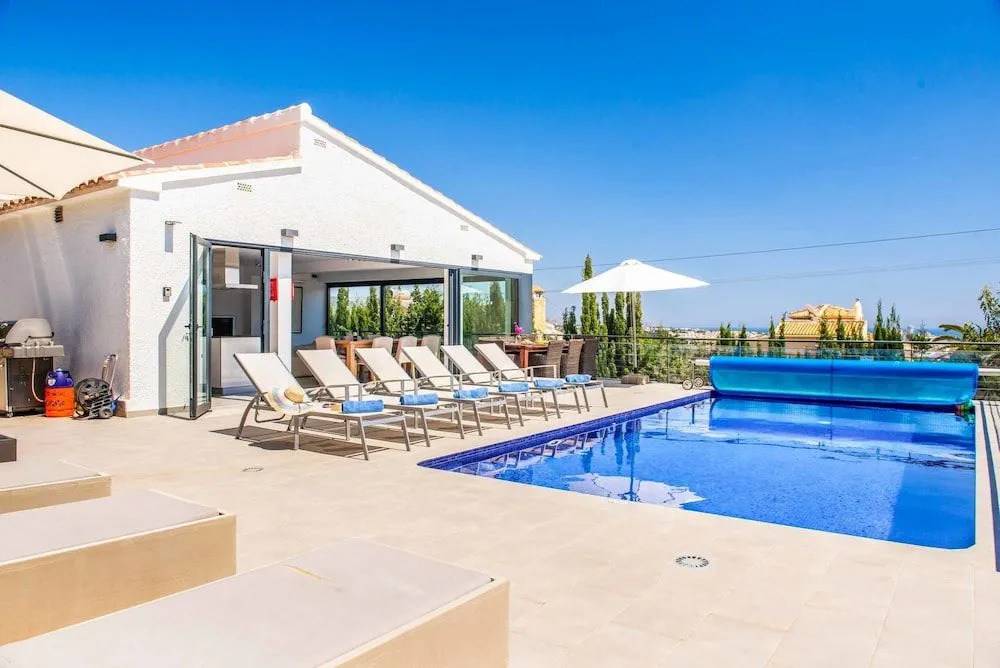 Villa Moderna - PlusHolidays