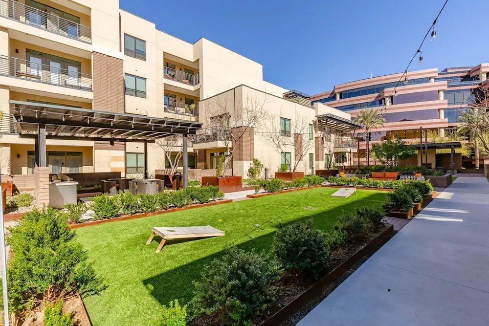 Moderne Luxury at Fashion Square 1x1 1BR by Casago