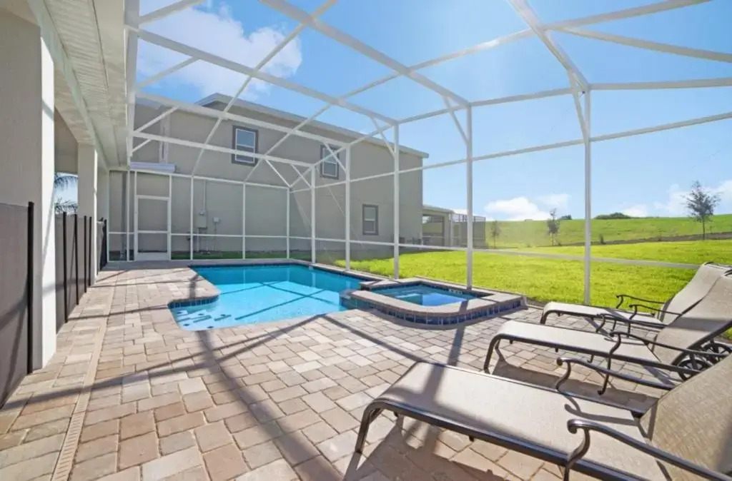 Live the Magic of Champion Gates 8 BD Sleep Up to 19 people
