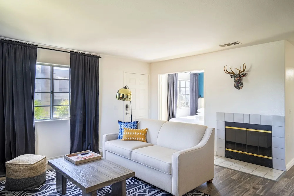 Chic 3br Townhome in Pacific Beach by Wanderjaunt