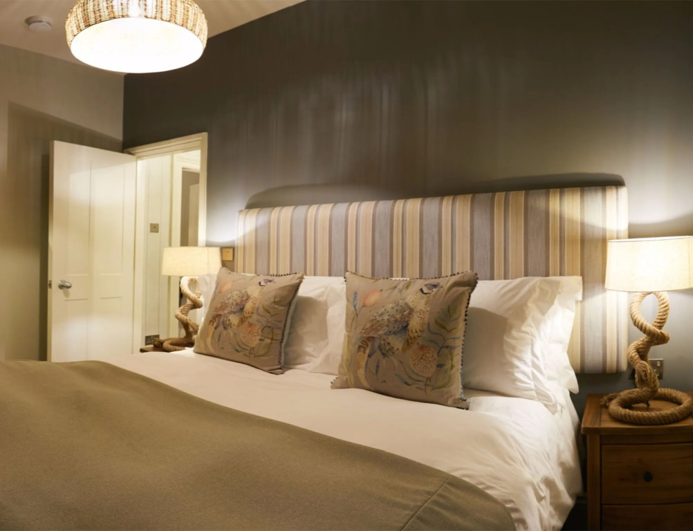 The Plough Inn & Cottages