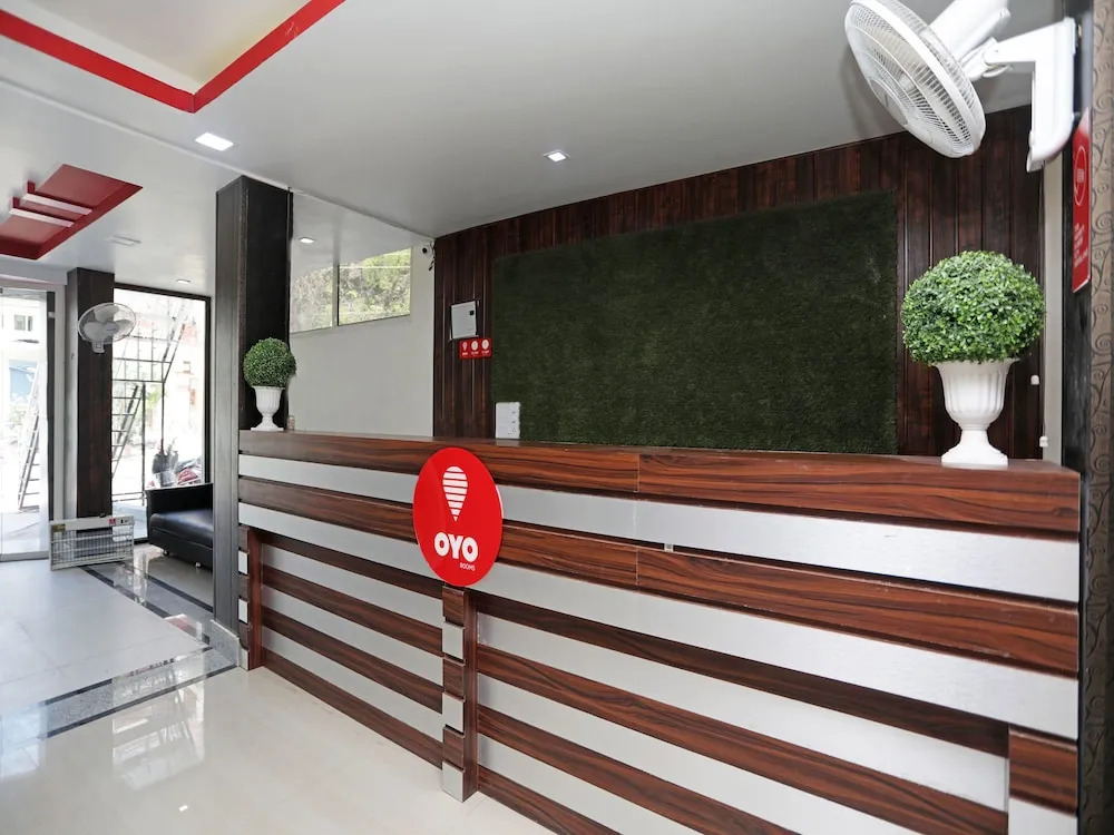 OYO 13796 Stay Inn