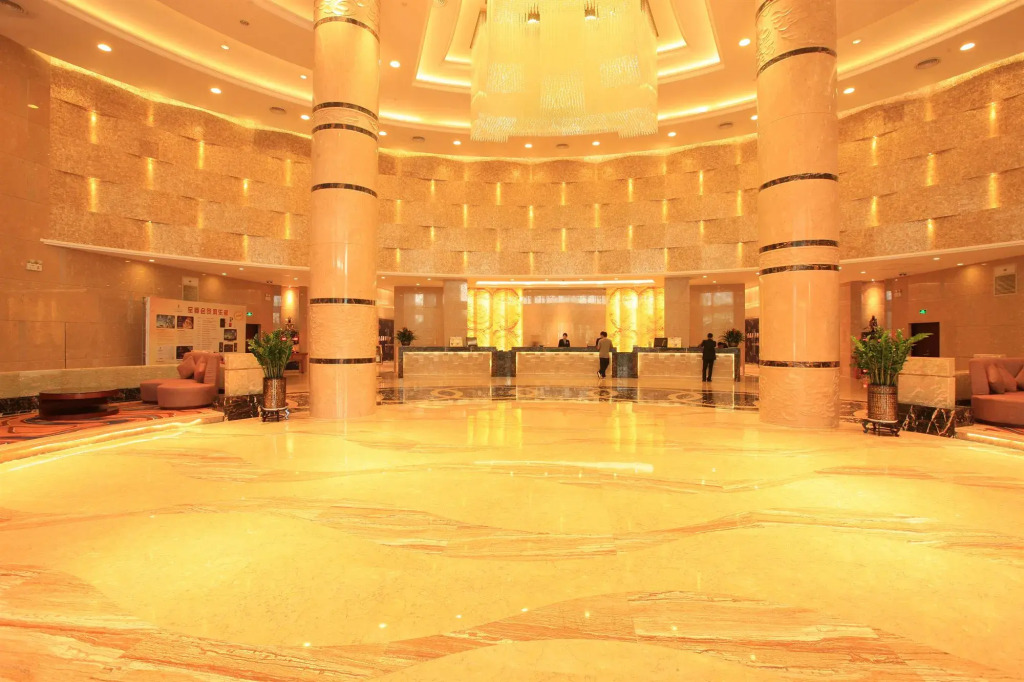 Avant-Garde Hotel