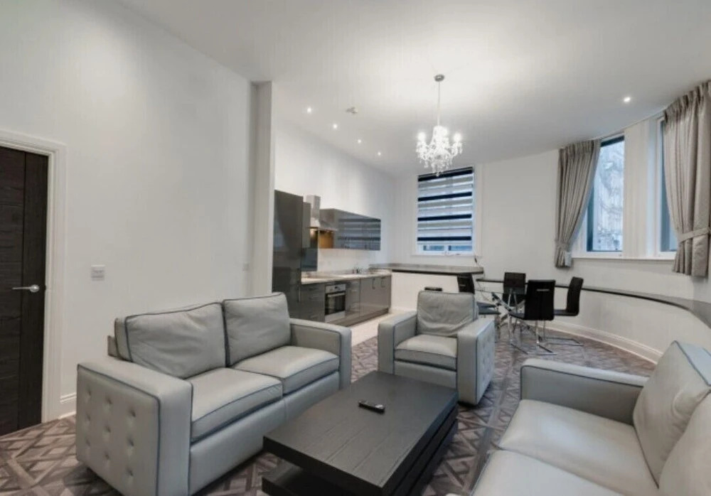 Temple Court Cavern Quarter Apartments by Happy Days