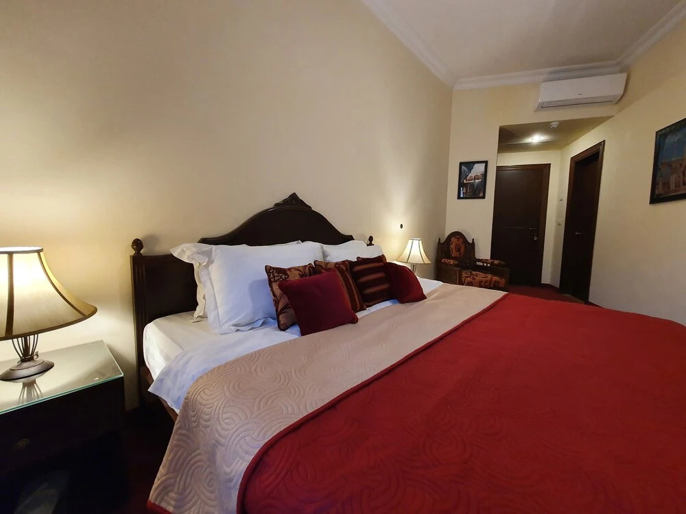Quartier Suisse Hotel