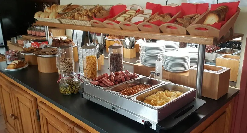 Brit Hotel Acacias