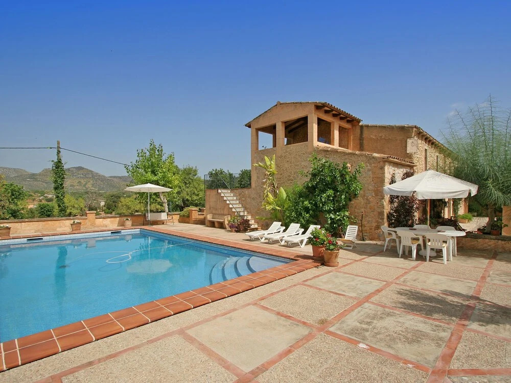Vintage Mansion in St Llorenç des Cardassar With Pool