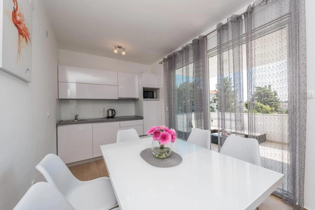 Villa Star 4 luxury apartment with a pool