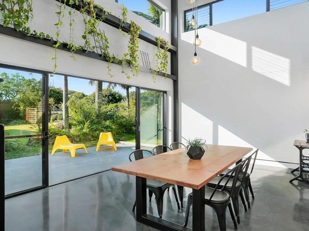 Horizons at Currarong - architecturally designed beach house
