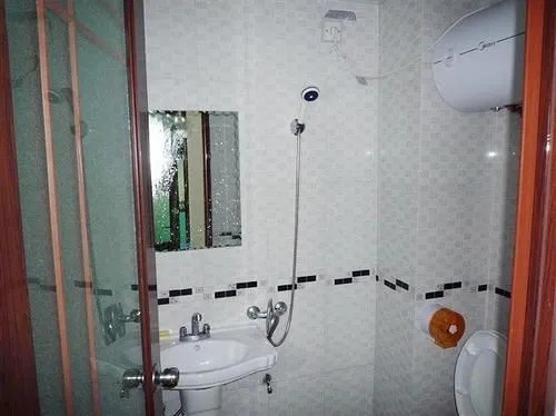 Nanning Ba Ba Hotel (Chaoyang Square Subway Station)