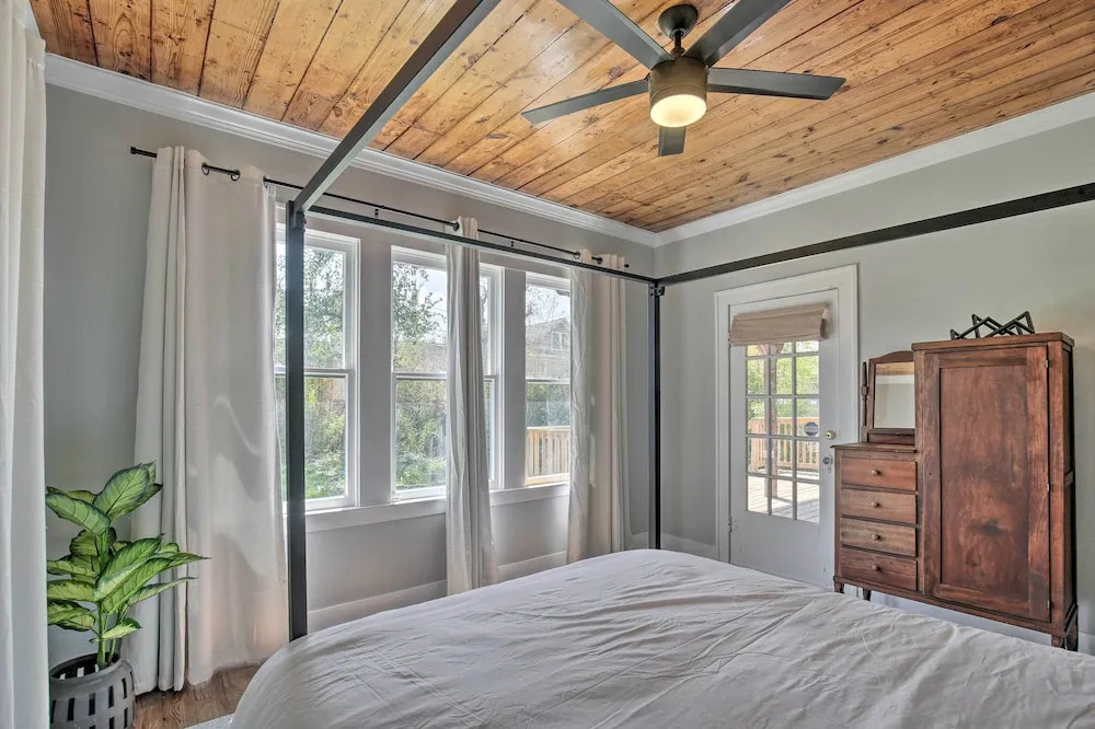 Historic Home w/ Yard Near St Mary's Strip!
