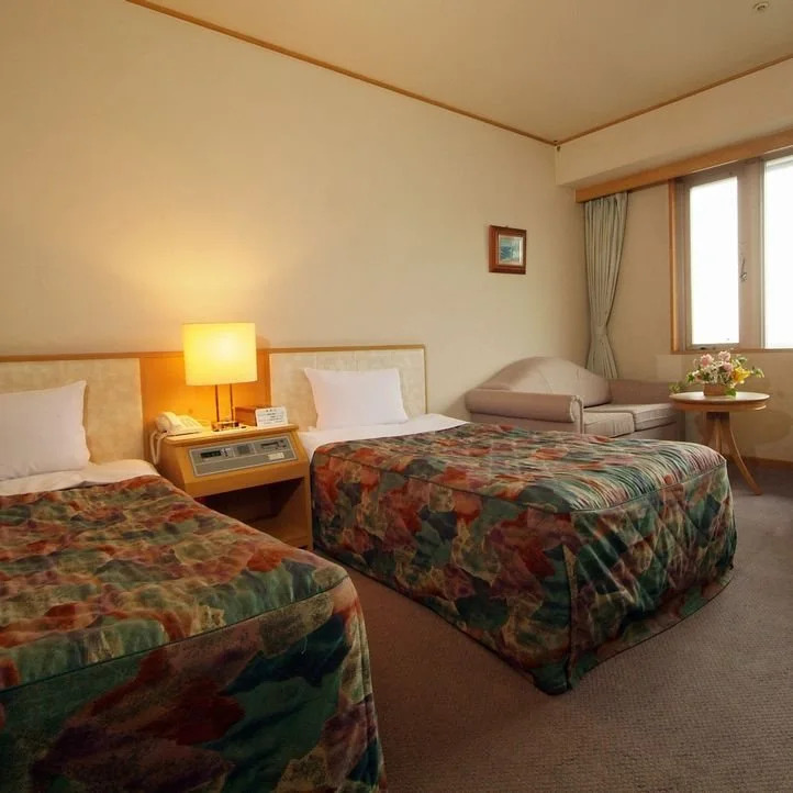 Yanai Cruise Hotel