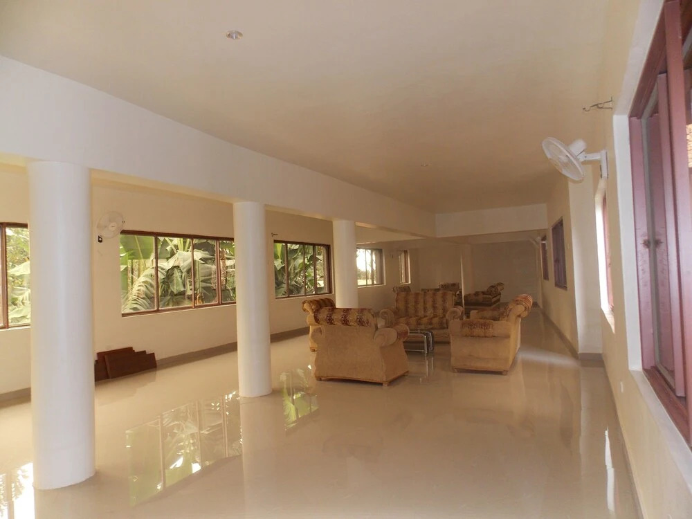 Discovery Courts Hotel