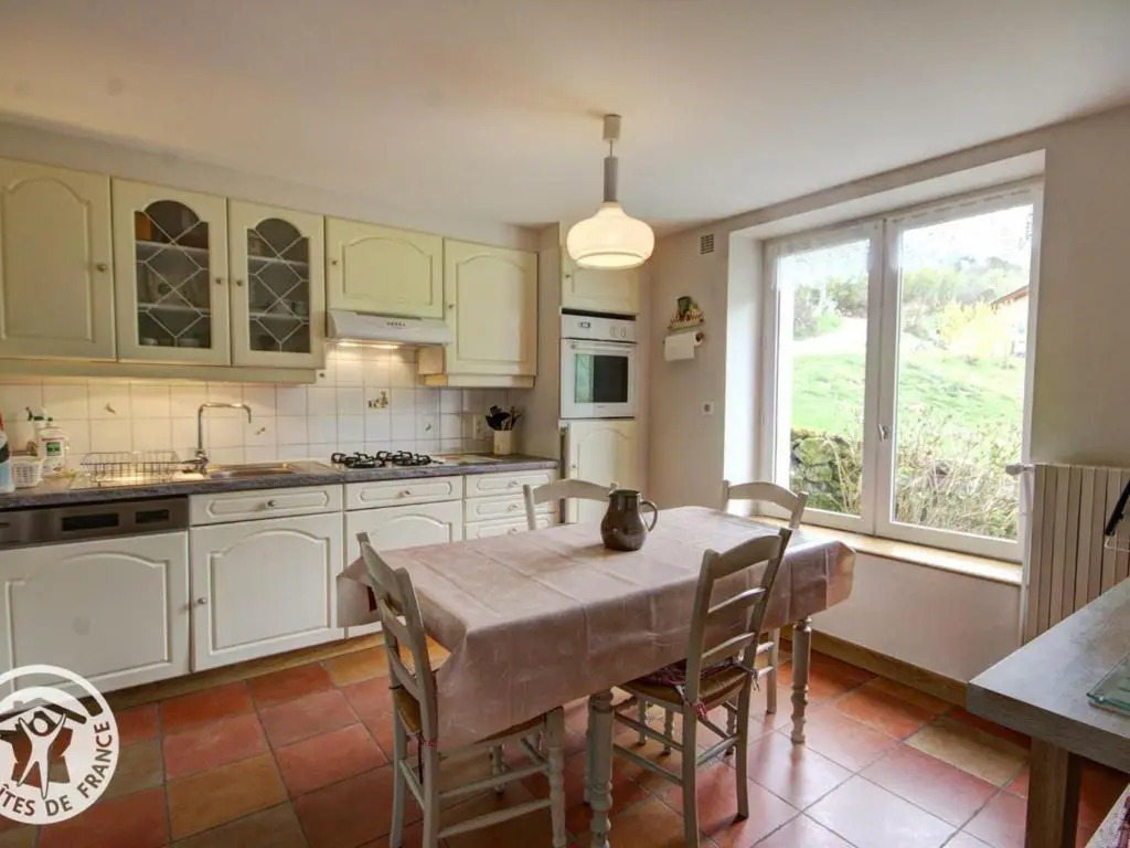 Gîte familial en montagne avec confort et jardin privé - FR-1-496-22