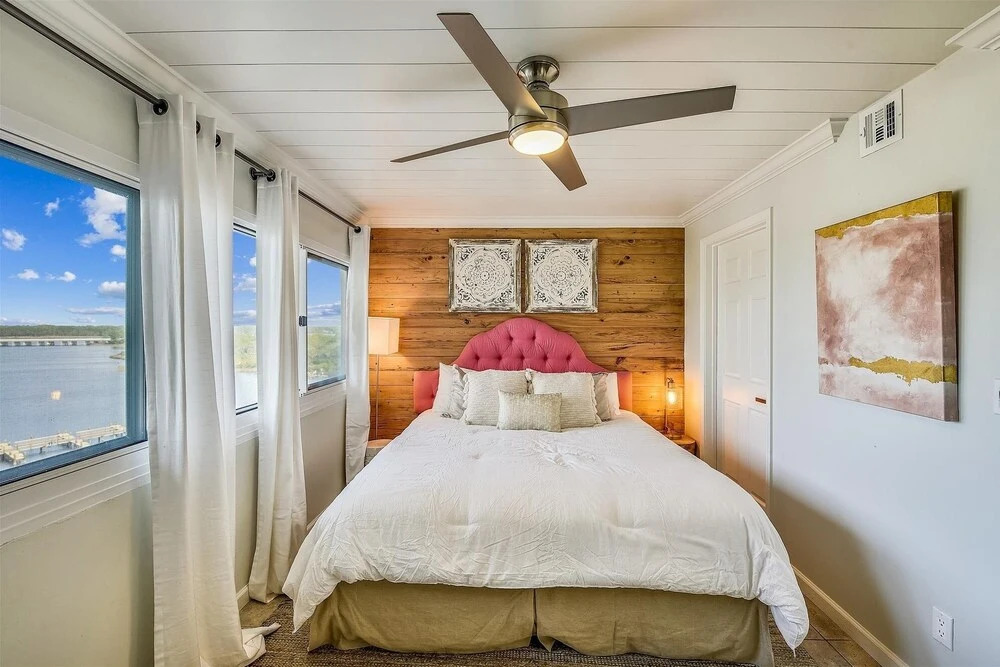 Pinnacle Port A502 - Updated 3 Bedroom . Free Fun! Boat Ramp Access! Condo by RedAwning