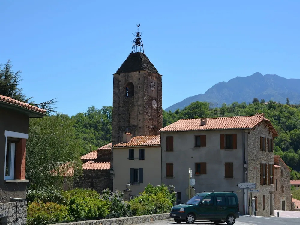 Quaint Holiday Home in Languedoc-roussillon With Garden