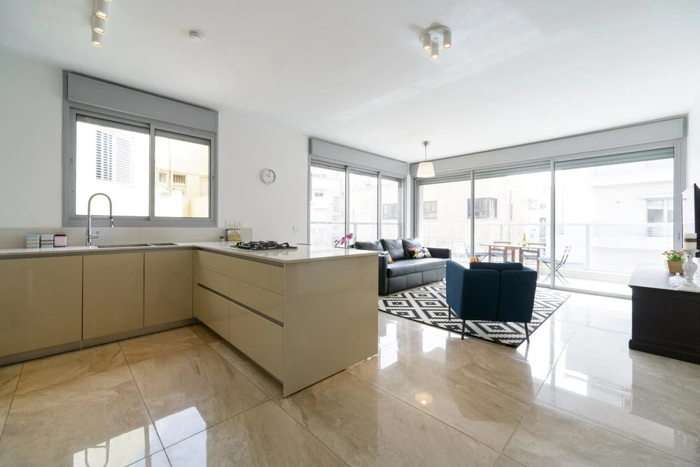 3 BDR Balcony W Parking by Banana Beach