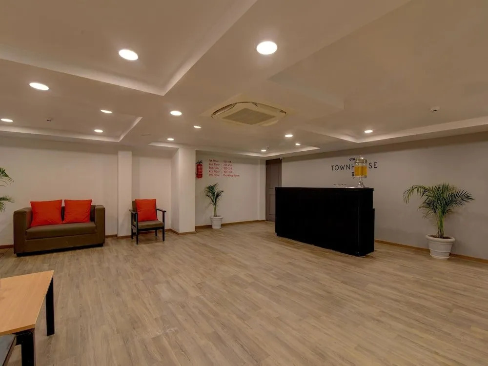 OYO Townhouse 117 Punjabi Bagh