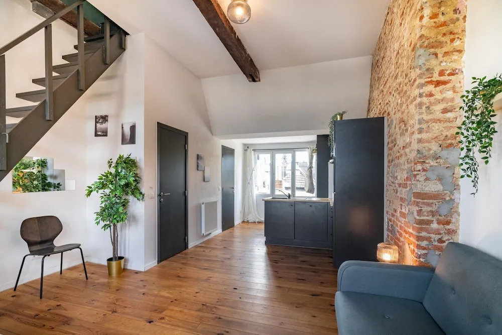 Two-bedroom Apartment by the River