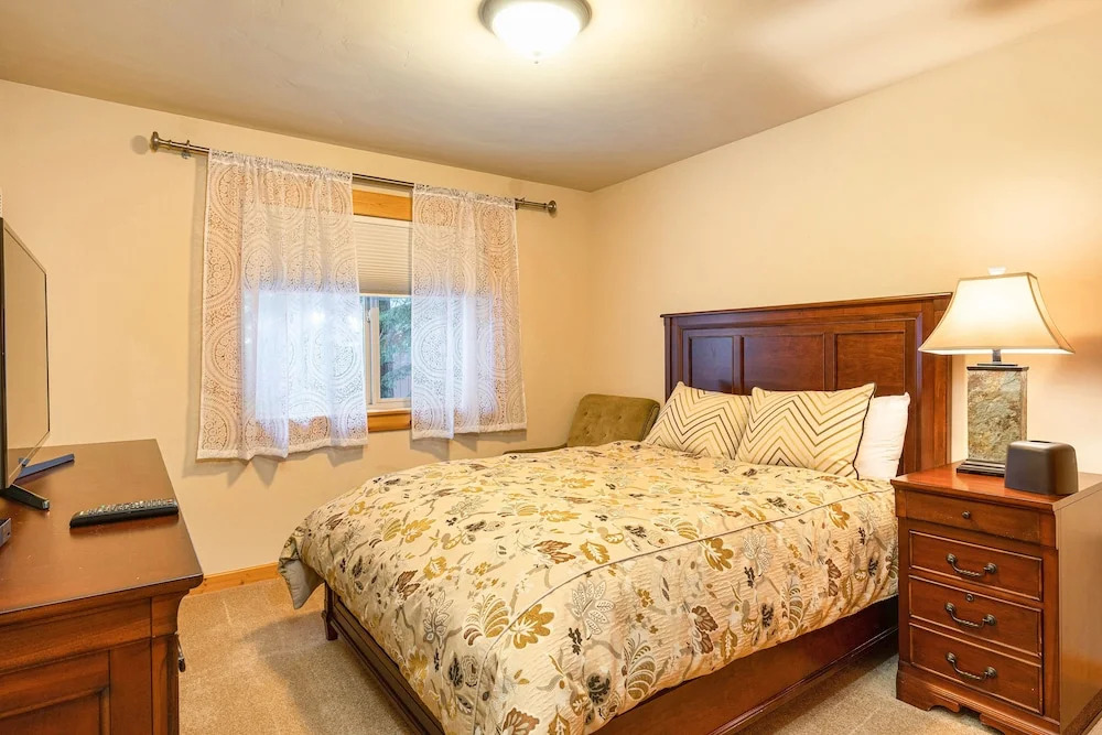 Wooded Luxury at Tahoe Donner by RedAwning