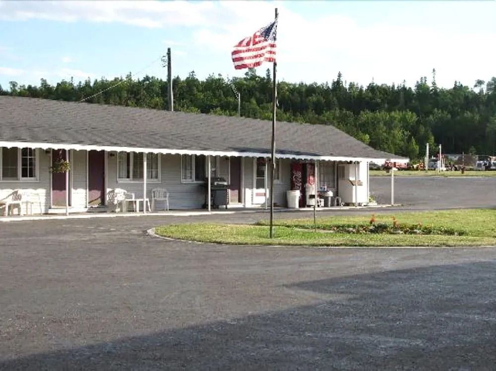 Bayview Lakefront Motel
