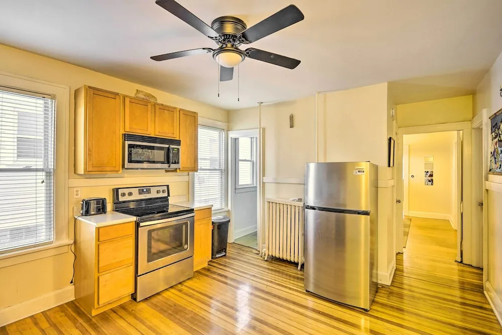 Charming Albany Retreat ~ 3 Mi to Downtown