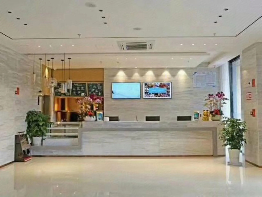City Convenient Hotel