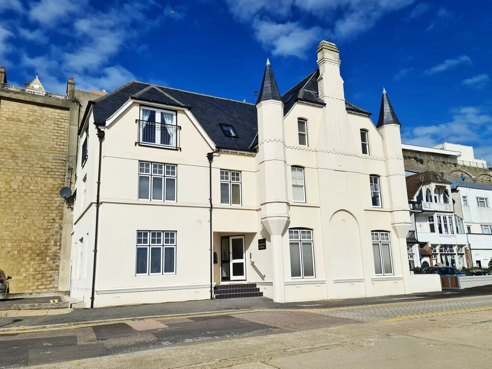 Off the Hook - Luxury Beach Apartment - Sleeps 4