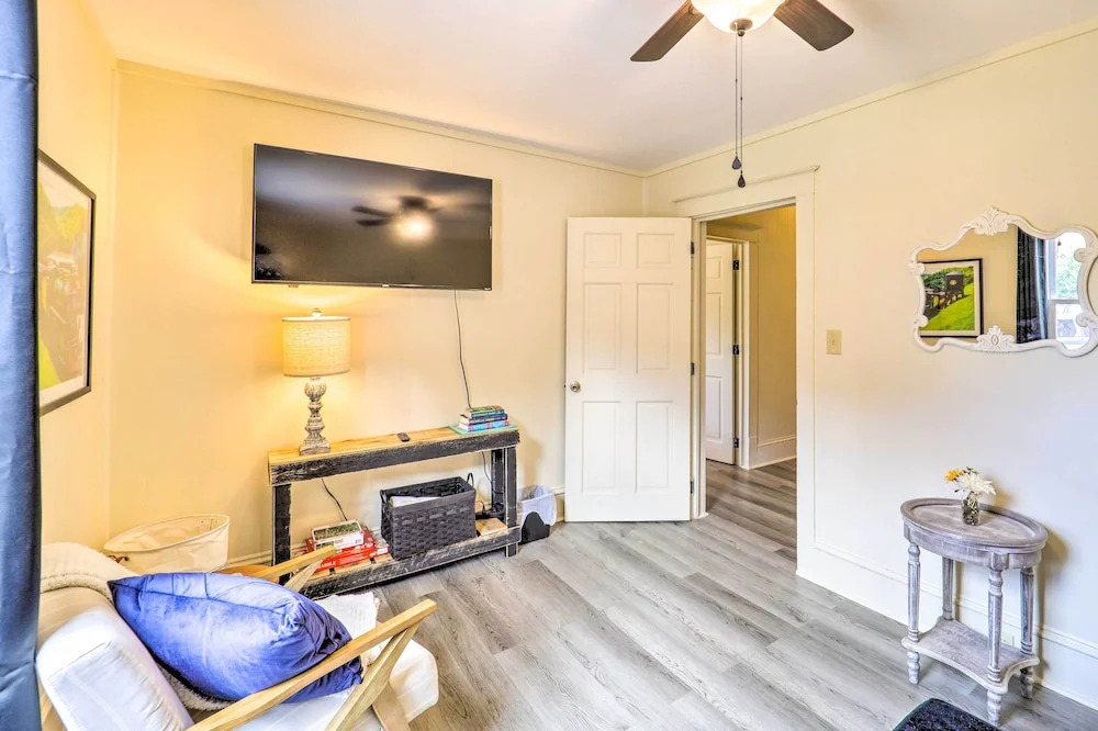 Bright Boone Home: Walk to Appalachian State!