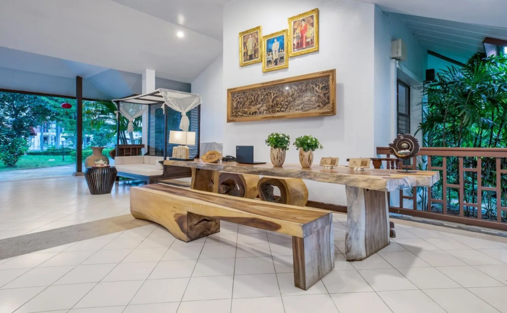 Locals Villa Hotel
