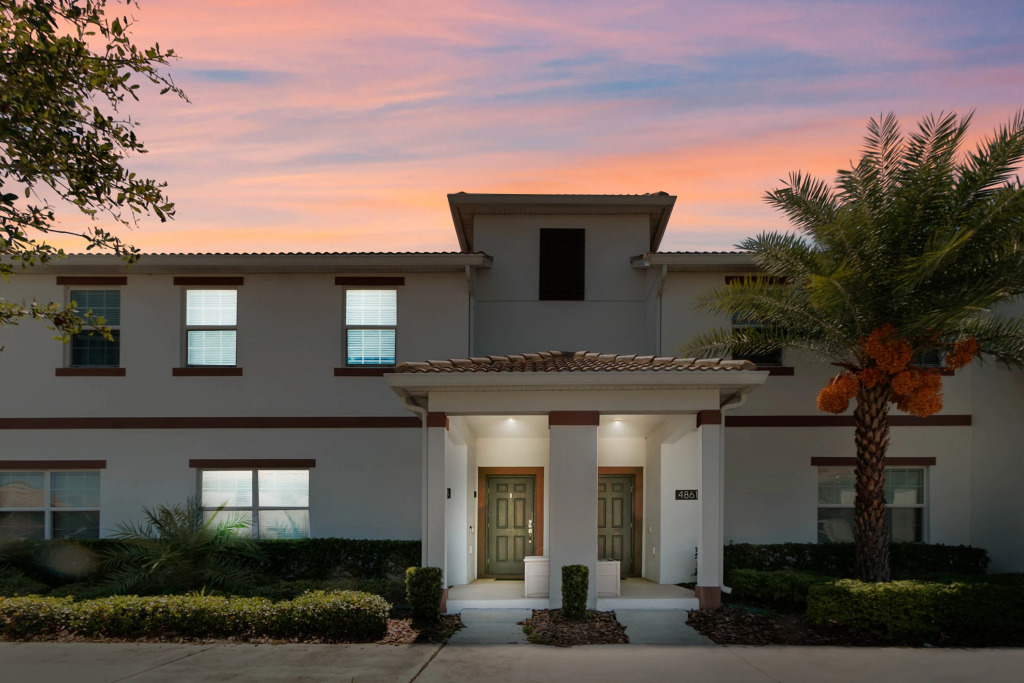 4 Bedrooms 3 Bathrooms Storey Lake 4863 Rc