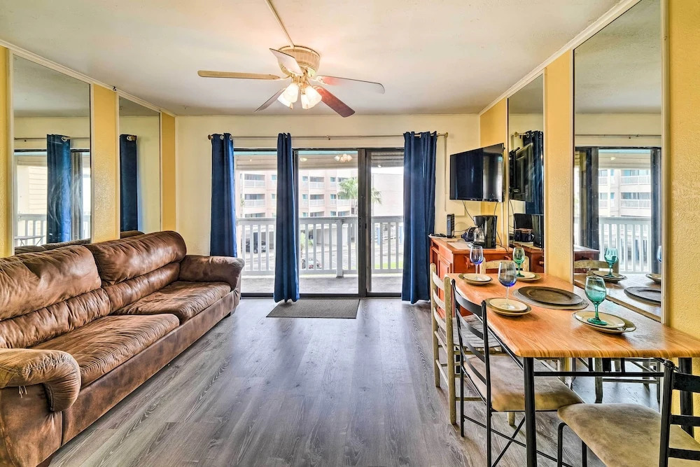 Seaside Corpus Christi Condo at The Villa del Sol