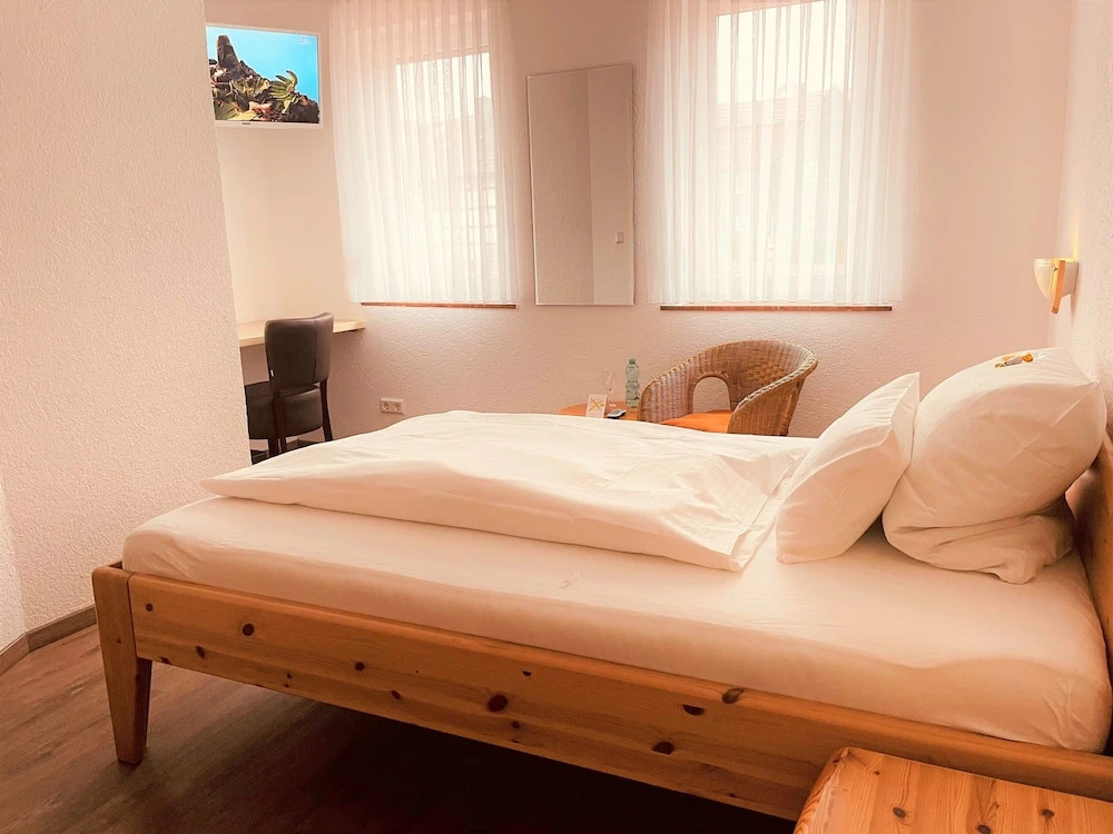 Hotel Orthwein -kostenfreie Parkplätze