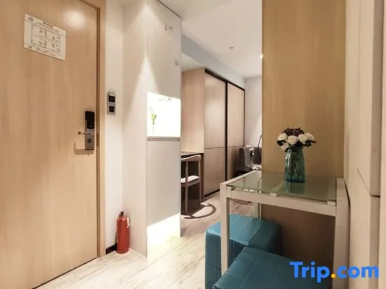 Rongju Hotel (Xujiahui Shanghai Stadium)