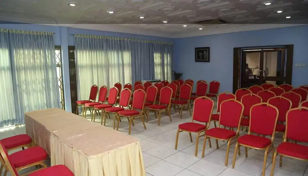 Ultimate Hotel
