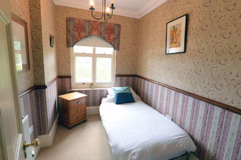 The Priory - Country Manor House, Log Burner, Sea Views, Pet Friendly