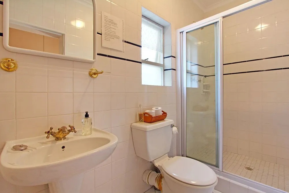 Hillcrest Manor Guesthouse