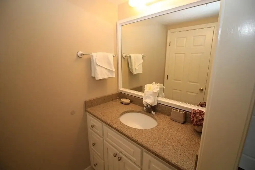 Royal Palms 201 - 2 Br Condo