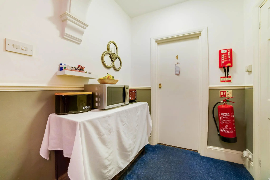 Airport Lodge