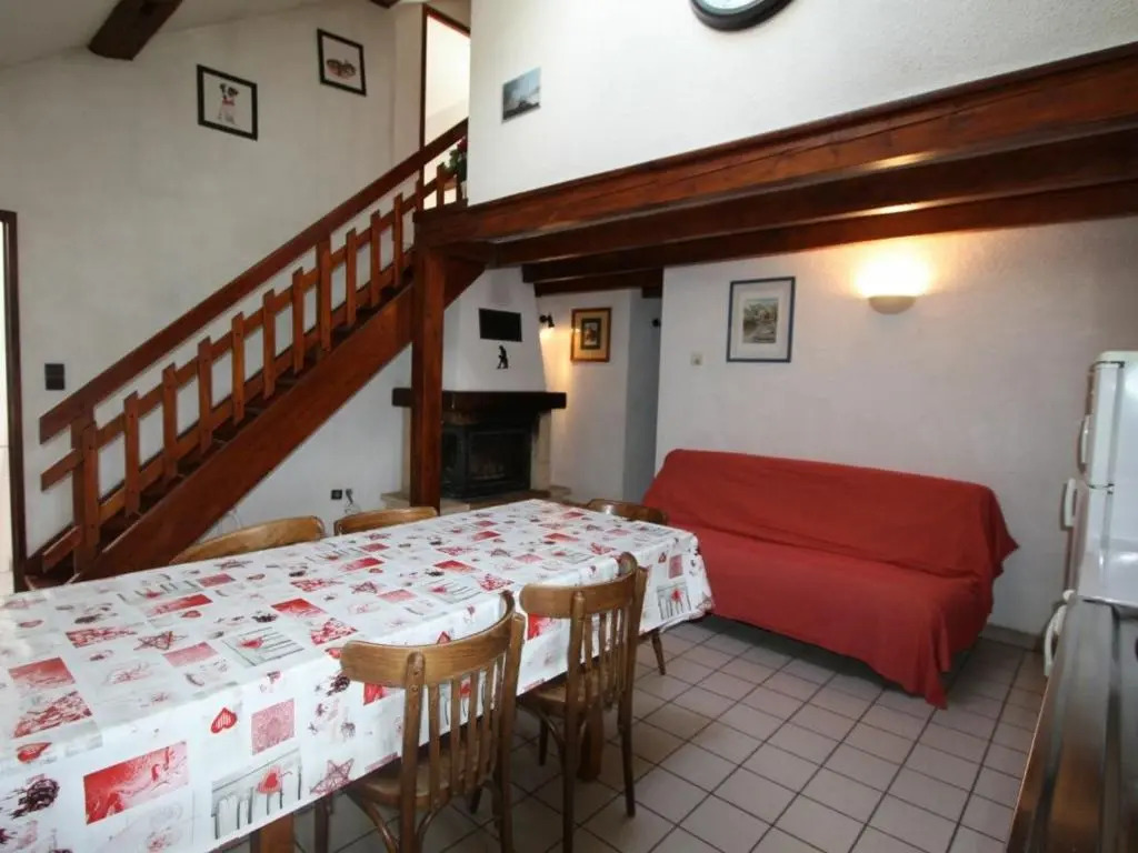 Gîte rénové, nature et jeux près du Val dAjol, 3 ch, 2 sdb, Wifi, équipements bébé, proche ski - FR-1-589-113